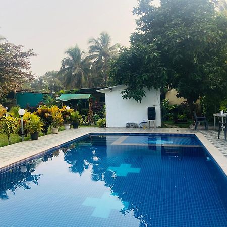 Humming Bird Beach Resorts Alībāg Exterior foto