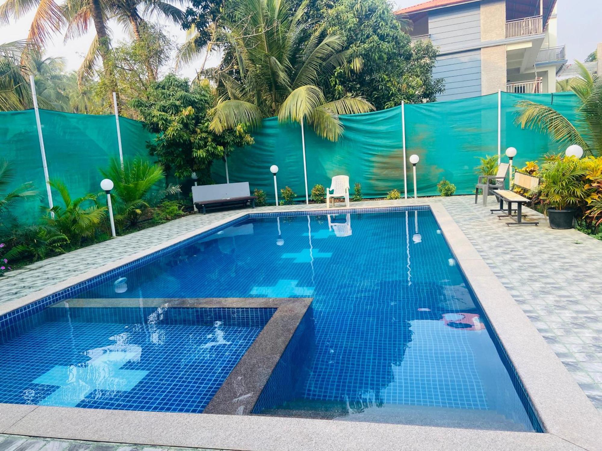Humming Bird Beach Resorts Alībāg Exterior foto